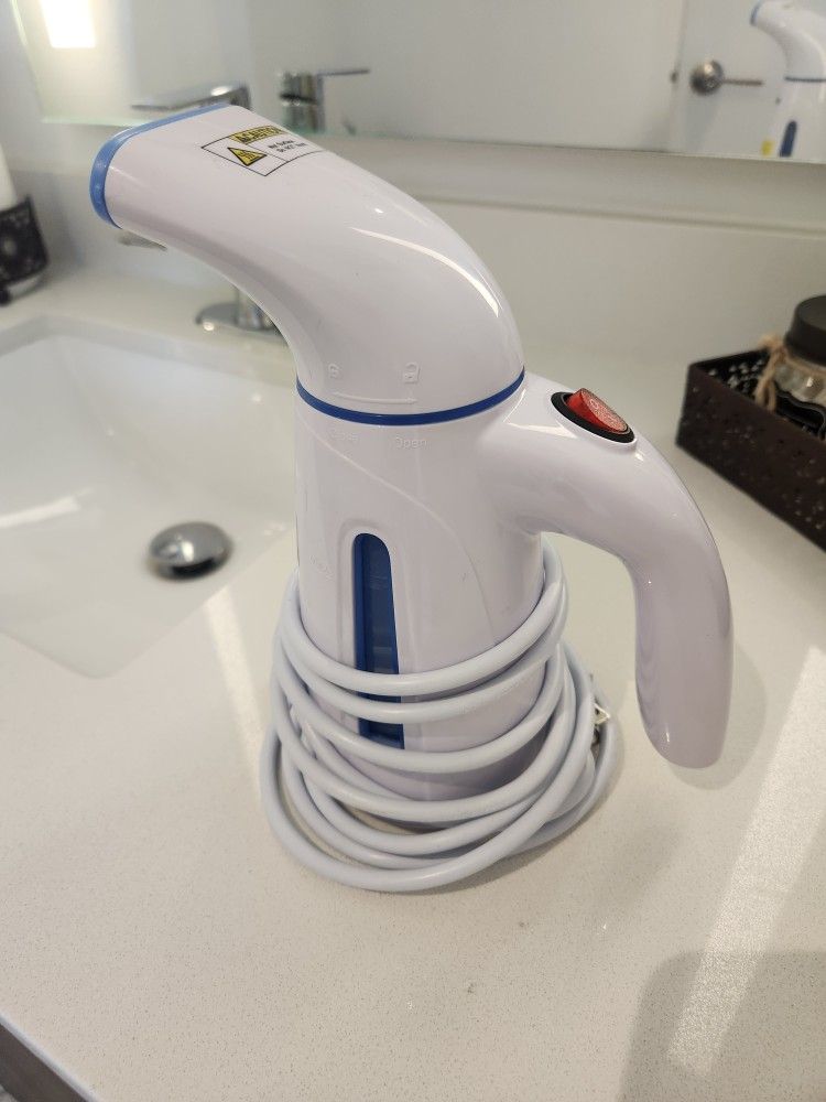Handheld Clothing Steamer