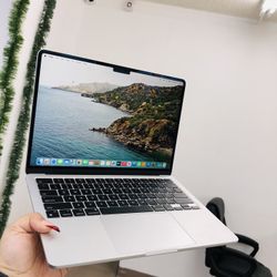 MacBook Air M2 2022 8gb Ram 256gb SSD 