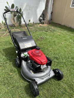 Lawnmower Honda HRR216 Gas Lawn Mower
