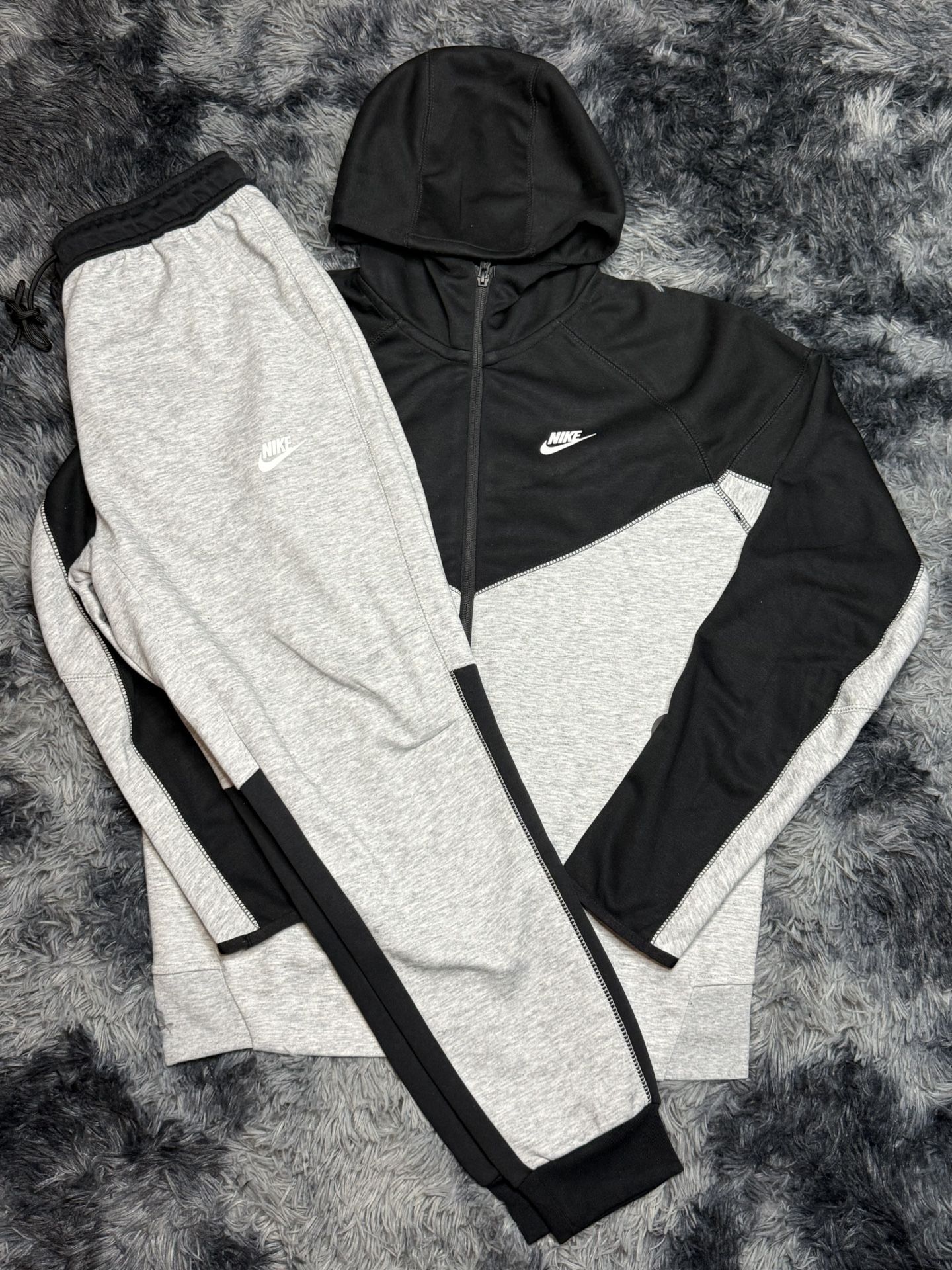 Medium Grey & Black Full Suit Nike Tech 🏴‍☠️