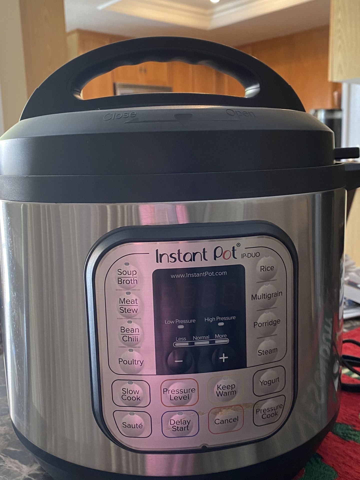 8 Qt Instant Pot And Books