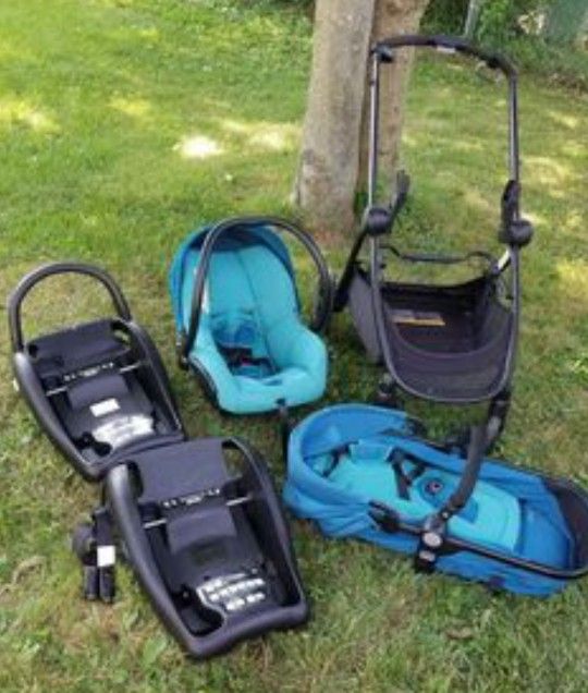 Maxi-Cosi Zelia 5-in-1 Modular Travel System in Emerald Tide + EXTRA BASE.