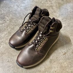 Khombu Men boots 9M (like New)