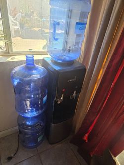 Water Cooler w/Hot water