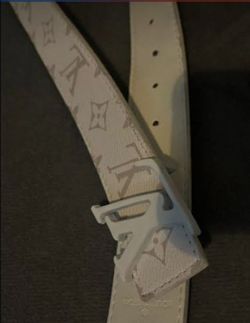 White Loui V belt