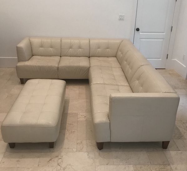 Leather sofa sectional for Sale in Miami, FL - OfferUp