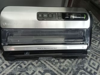 FoodSaver® FM5200 2-in-1 Automatic Vacuum Sealer Machine with Express Bag Maker