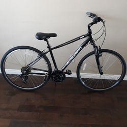 New, Schwinn Fremont Hybrid 700c Bike/aluminum Frame/frame Size M/3x7