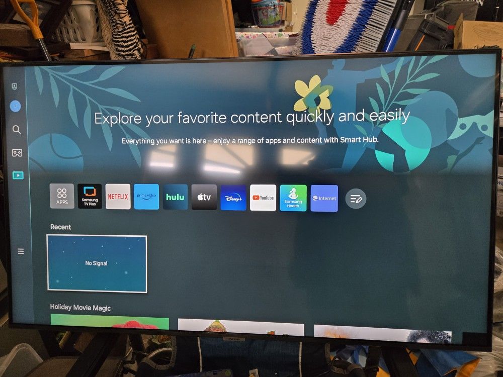 43" Samsung Crystal UHD TV with Wall Mount