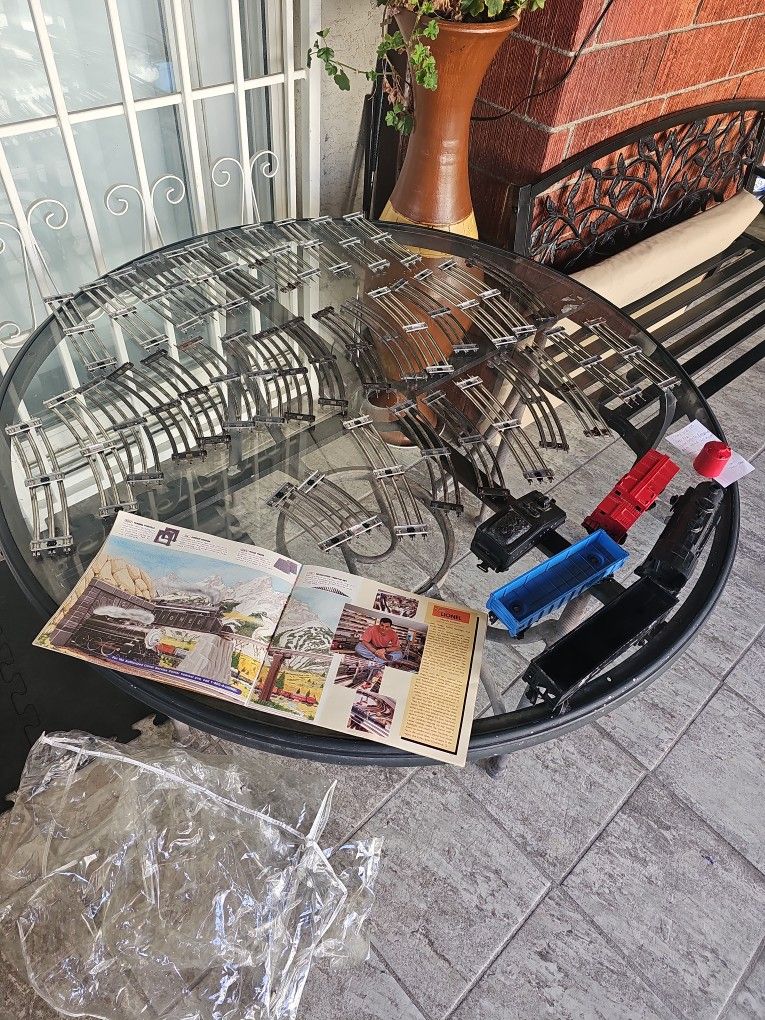 Lionel accessories Train Metal Traks Cars