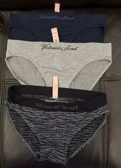 NEW w TAGS!!! Victoria's Secret Panties! Medium sized!