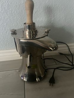 Vintage 1950’s R.Y.P. Healthmaster Juice Extractor