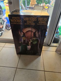 Halloween Witch Animatronic