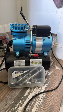 Master airbrush cool runner 2 w/ iwata airbrush