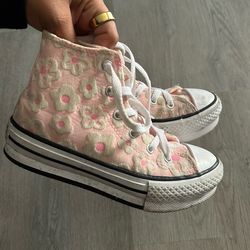 Kids converse