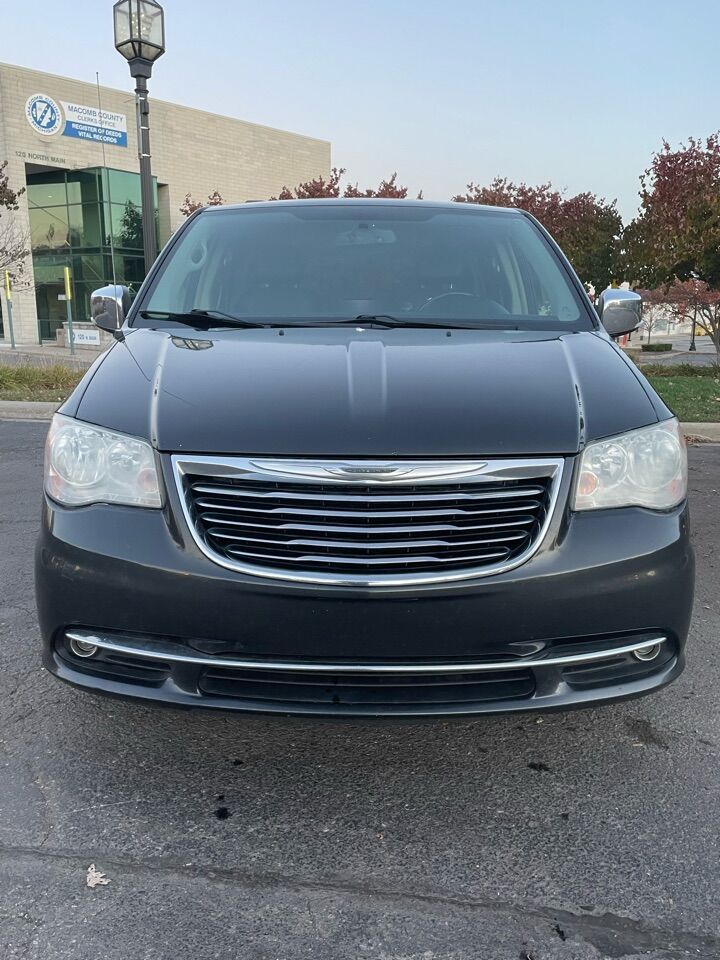 2012 Chrysler Town and Country