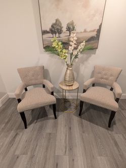 2 Accent Chair with Nailhead Trim