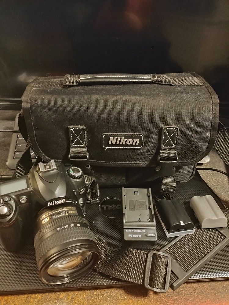 Nikon D D50 6.1MP Digital SLR Camera + AF-S DX IF ED G 18-70mm 2 batteries + Bag