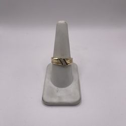 14kt Gold Engagement Style Band w/ C/Z’s