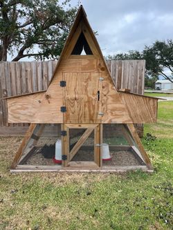 Heavy duty chicken coop