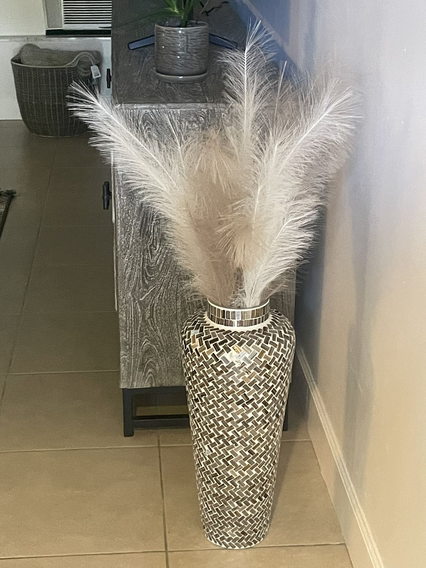 Z Gallerie Midas Vase And Feathers