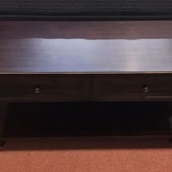 Three-piece occasional table set