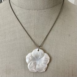 Mother Of Pearl Flower Pendant Necklace  