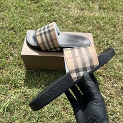 Burberry Vintage Check slides