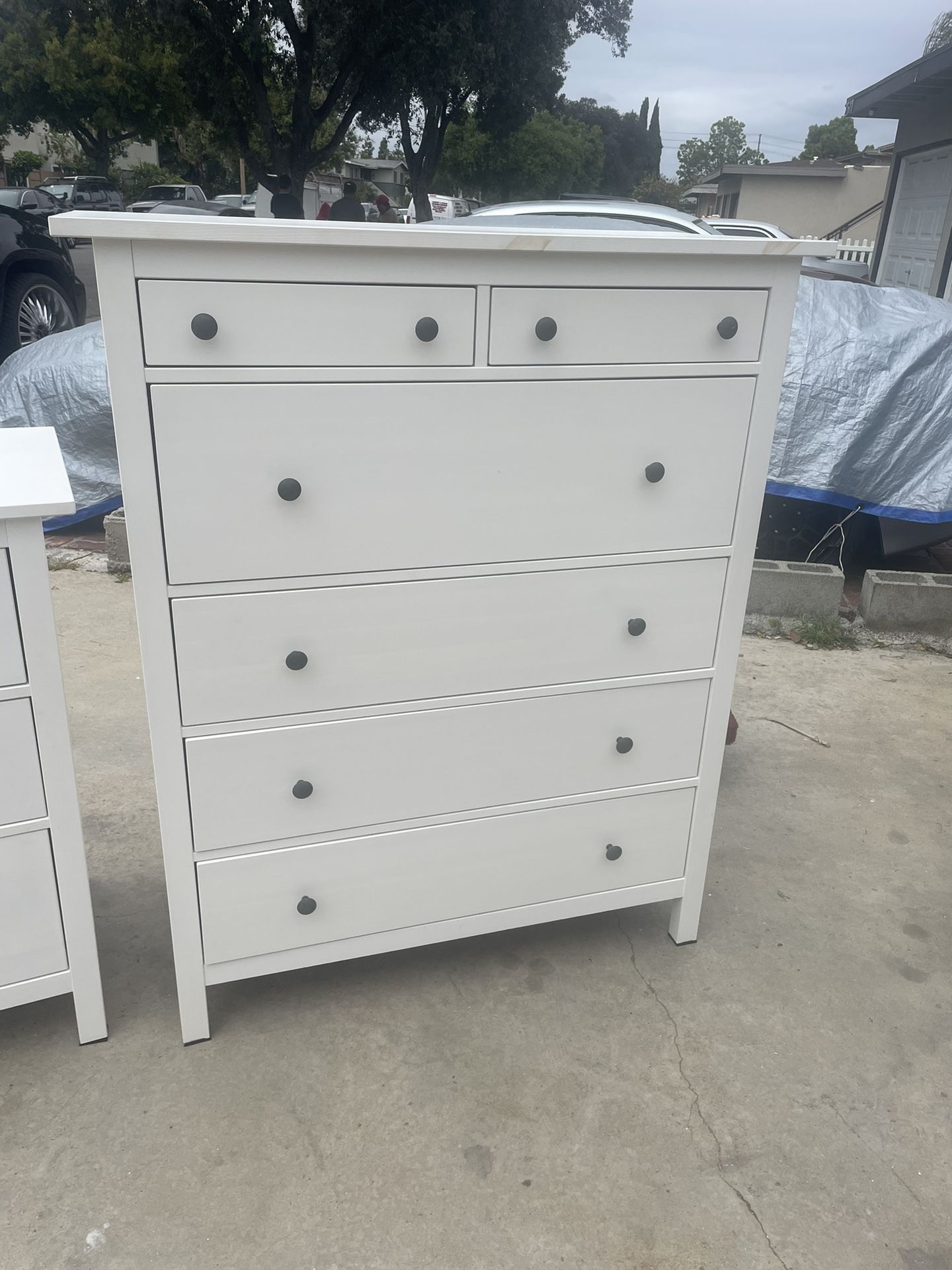 Dresser 