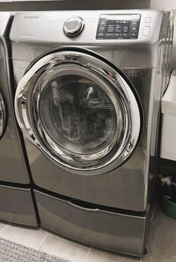 Samsung Electric Dryer with Stand