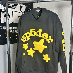 Sp5der Beluga “Onyx/Yellow” Hoodie 