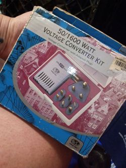 50/1600 Watt Voltage Converter Kit with Adaptor Plugs