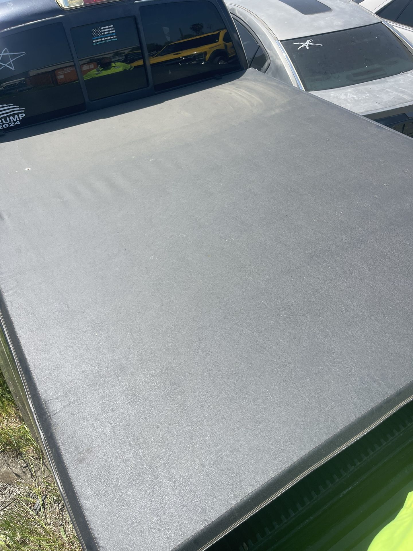 2006 Ford F150 Tonnaeu Cover