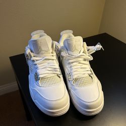 New White Jordan 4 Size 8 