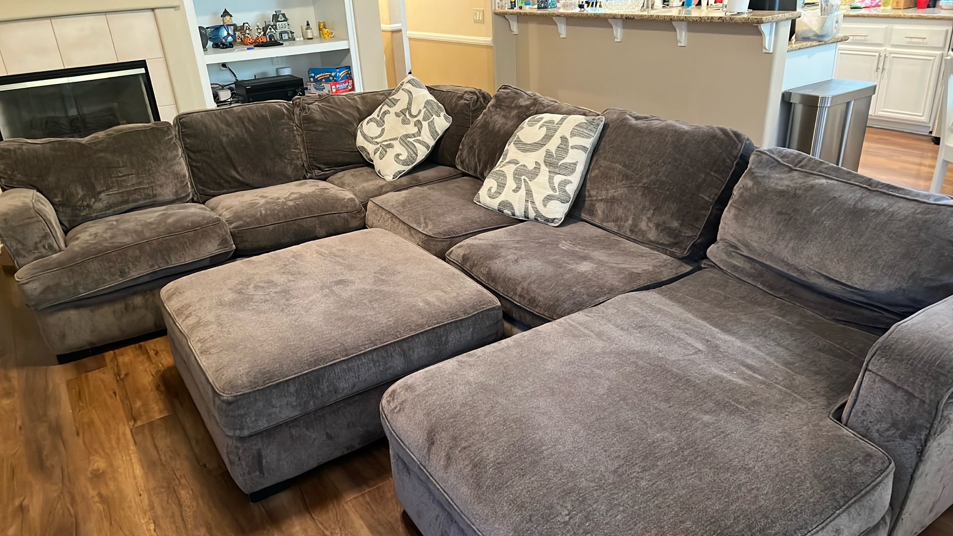 Sectional Couch With Chaise Lounge 