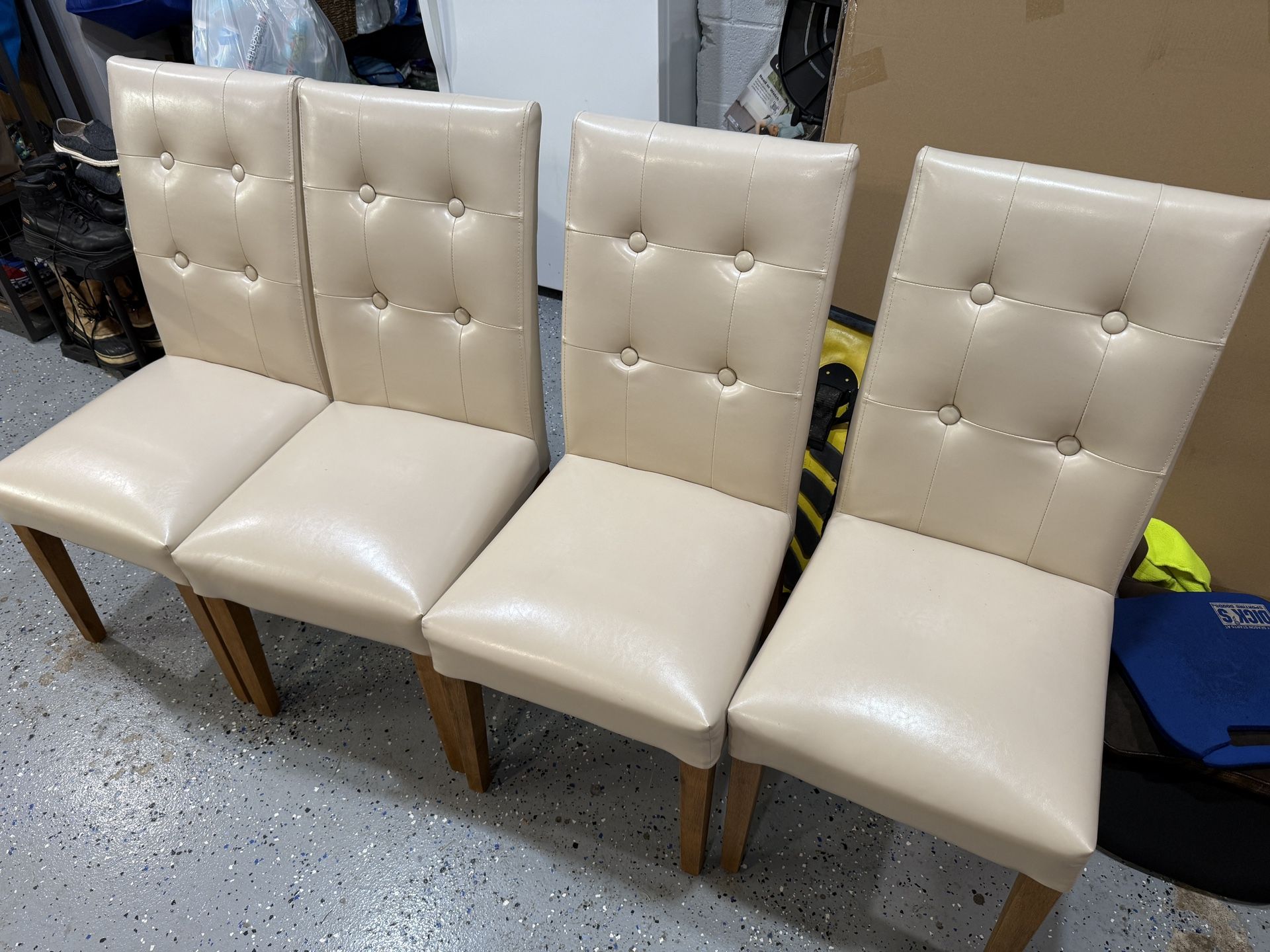 Dining Room Table Chairs. 