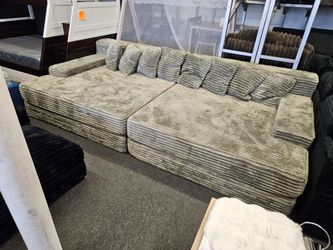 Brand New Oversize Couch Doble Chaise Compress Foam 126 x 67 x 27H Pillpws Included $765