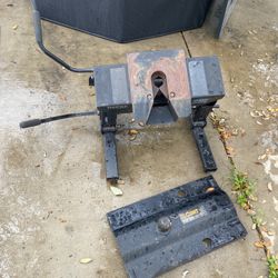 16k Reese Rail 5th Wheel Hitch  25k Reese Rail Curt Gooseneck Hitch 