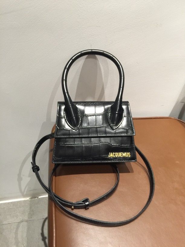 Jacquemus Le Chiquito Medium Bag