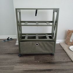 Storage W/Wheel's 