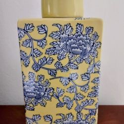 10" Decorative Chinese Porcelain Yellow & Blue -Floral Temple Jar Urn Vase.