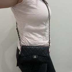 Quilted Timeless Chanel Wallet On Chain for Sale in Albany, CA
