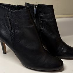 Vince Camuto Heeled Boots 9W Like NEW!