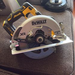 Dewalt Cordless Circular Saw 7 1/4”