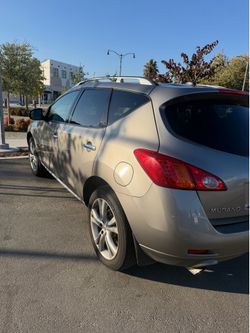 2009 Nissan Murano LE AWD . 6 cylinder.