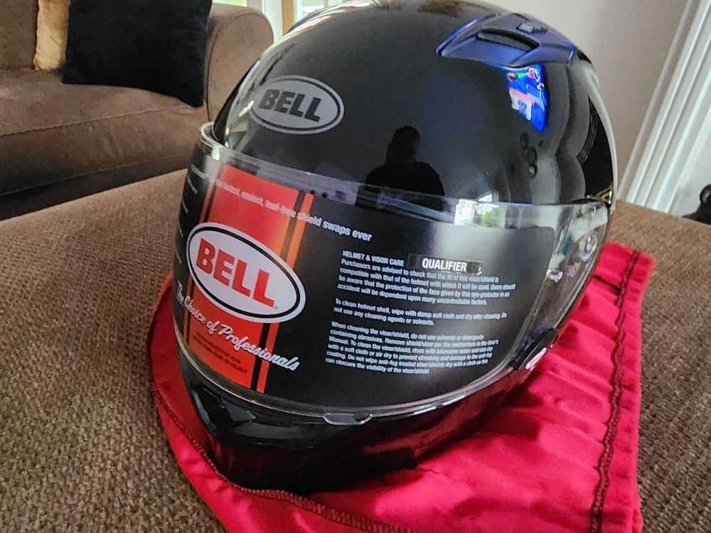 Bell Qualifer Size Med