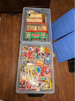 Lot of baseball, basketball, football cards