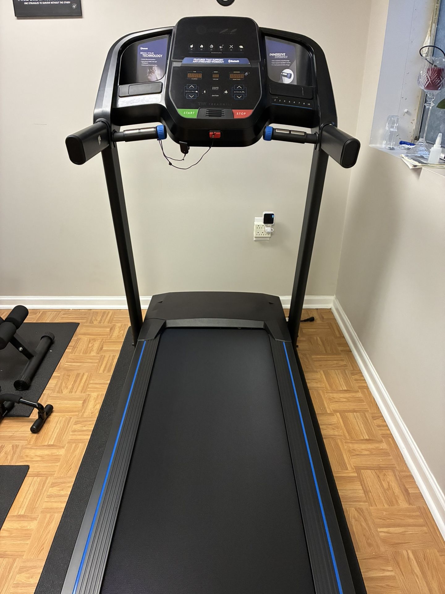 Treadmill Full Horizon Fitness T101 Go Series I Excellent Condition Is On Sale