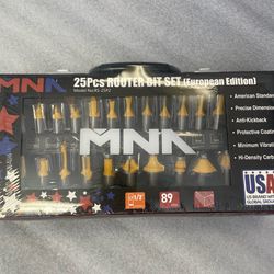25 Pieces 1/2” Router Bit Set with Aluminum Case