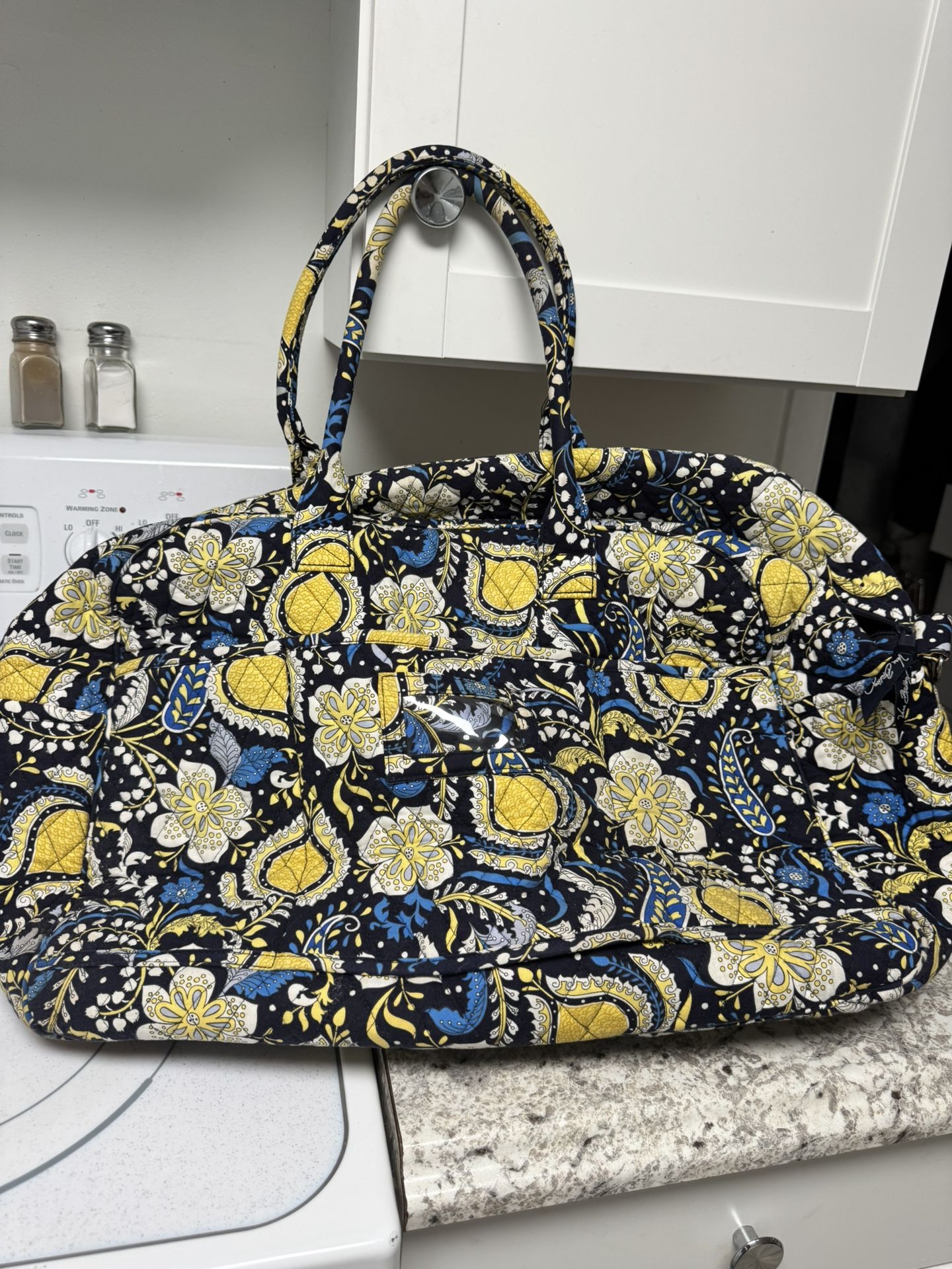 Vera Bradley Large Tote, Lots Of Pockets And Storage